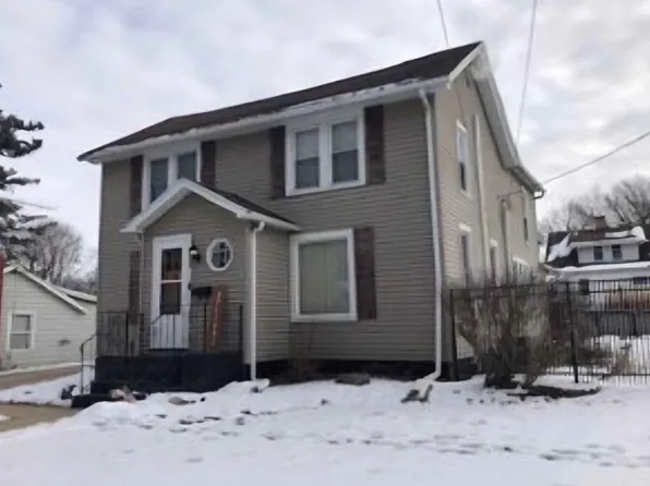 527 S 1st St, Princeton, IL 61356