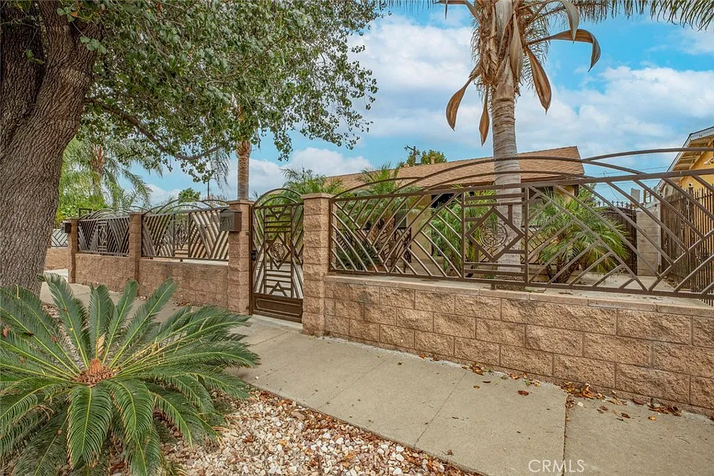 3 bed, 1040 sqft, $3,600 — Photo 3