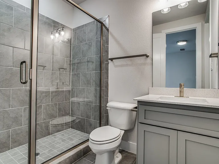 Third Floor ensuite Bathroom for the other bedroom on the 3rd floor.