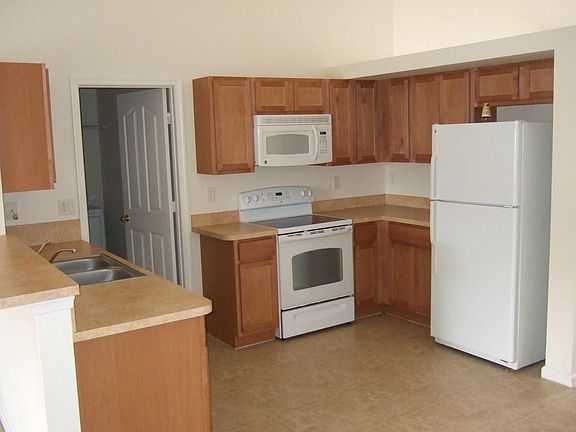 3rd image of 4137 SW Baird St