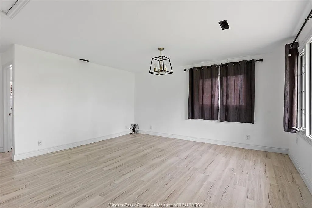 4 bed, 1.5 bath, $2,500 — Photo 3