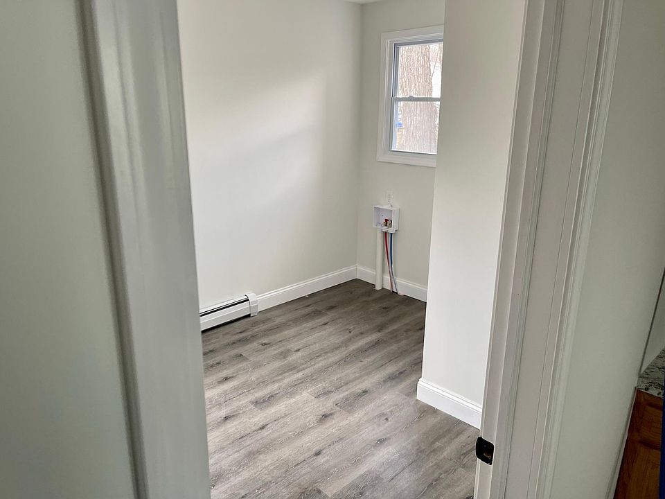 1st image of 4 Round Lake Ave #1