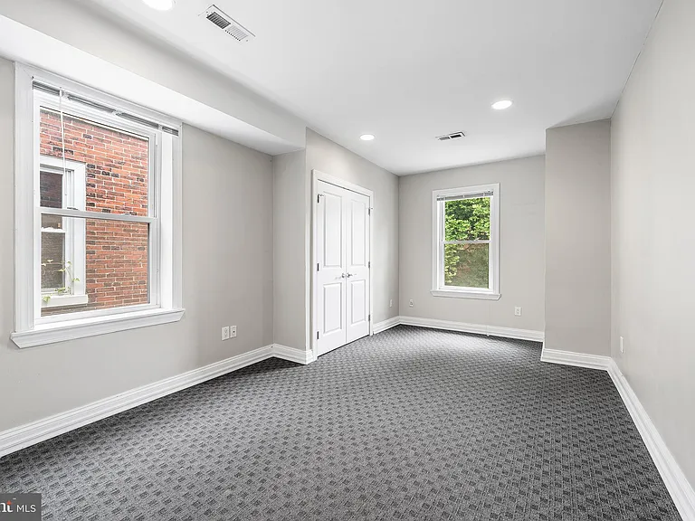 619 S 42nd St — Photo 15
