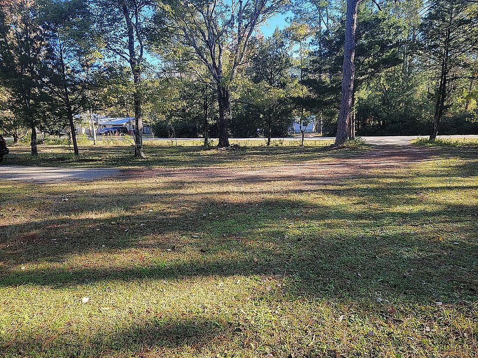 2nd image of 243 Circle Dr E