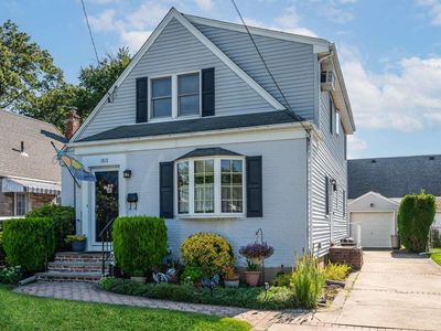 1012 Premier Boulevard, New Hyde Park, NY, 11040