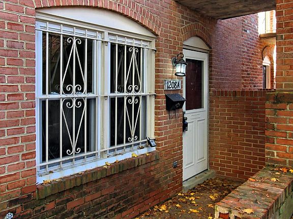 3rd image of 1208 N Wayne St Unit A
