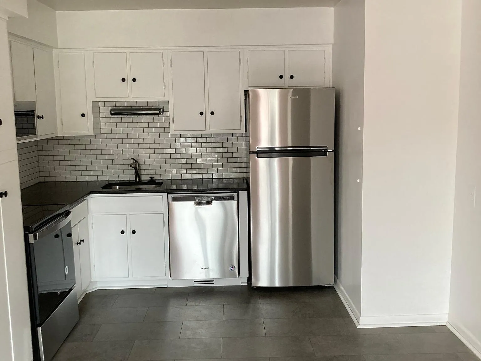 335 N Eton St — Photo 1