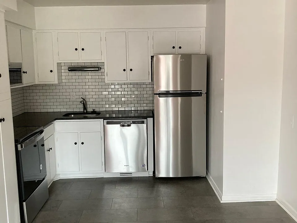 335 N Eton St #25B