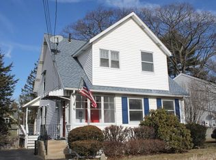 69 King Philip Rd, Worcester, MA 01606