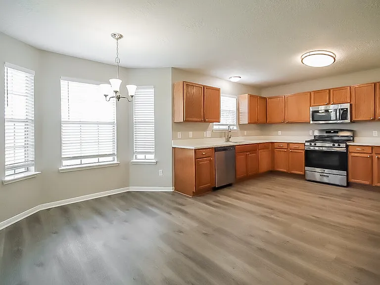 4805 E Parma Dr — Photo 9