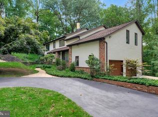 6 Meteor Ln, Newark, DE 19711