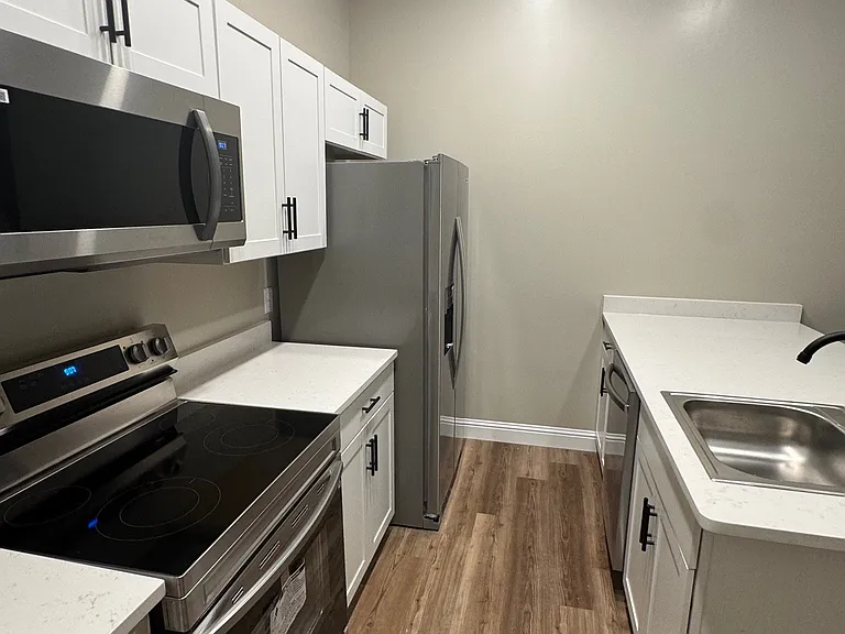 511 N Henry St #A — Photo 5