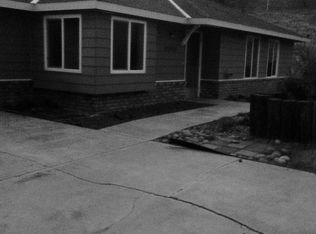 20904 Crest Dr, Tehachapi, CA 93561