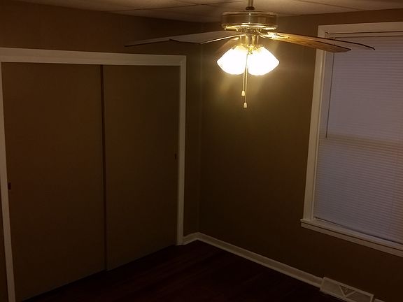 studio bedroom/living room