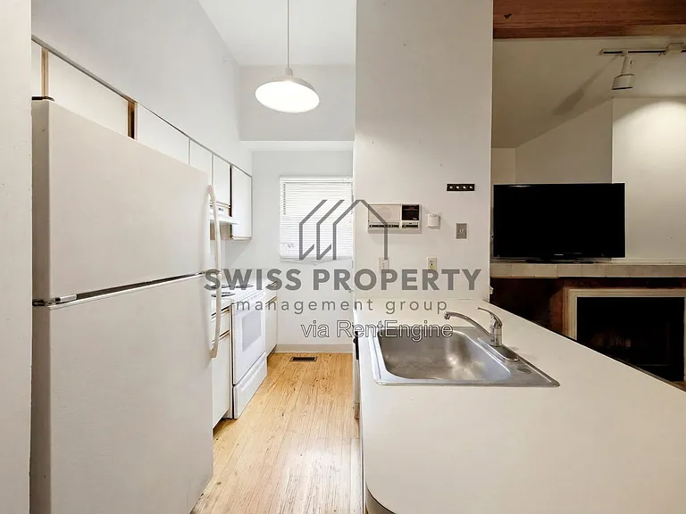 275 E 16th Ave — Photo 6