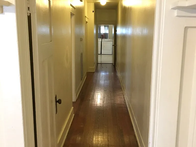 2225 Pine St — Photo 2