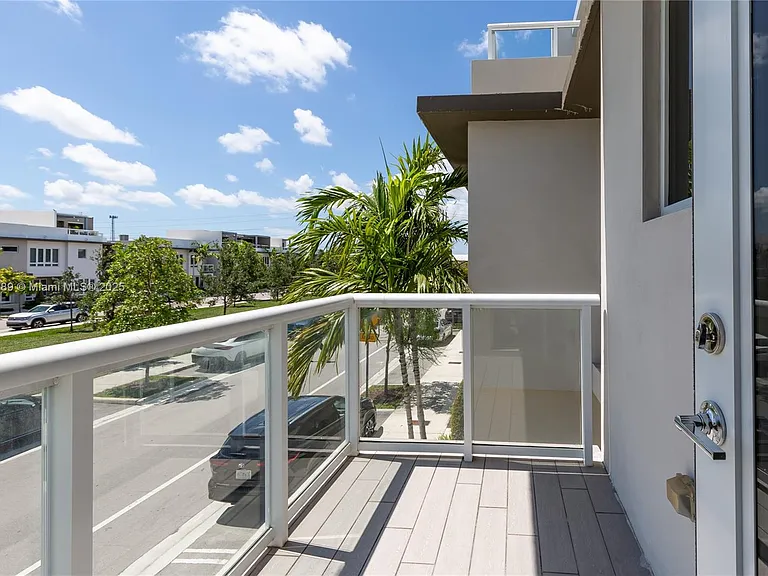 6330 NW 104th Path — Photo 37