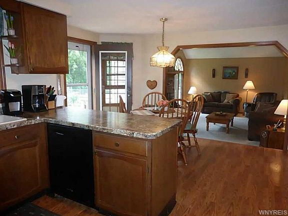 3rd image of 102 Cherrywood Dr
