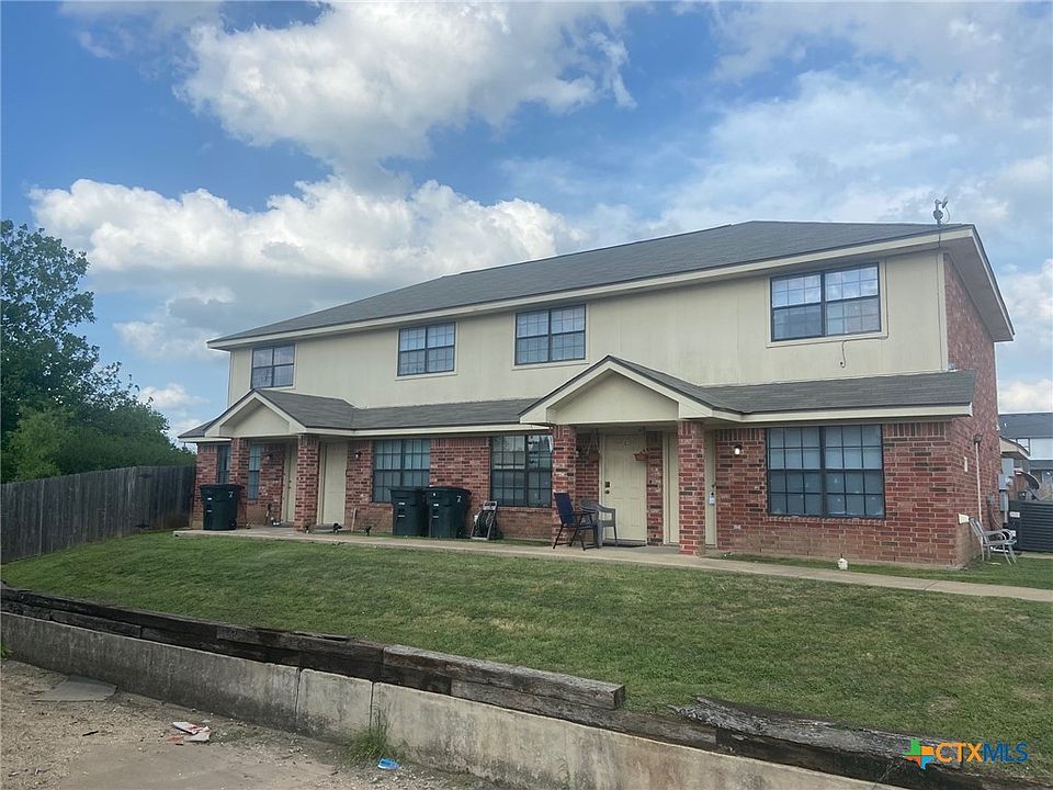 2nd image of 1009 Lansberry Ct #A-b