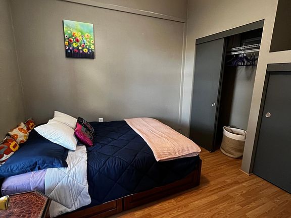 Small bedroom (full bed) + closet