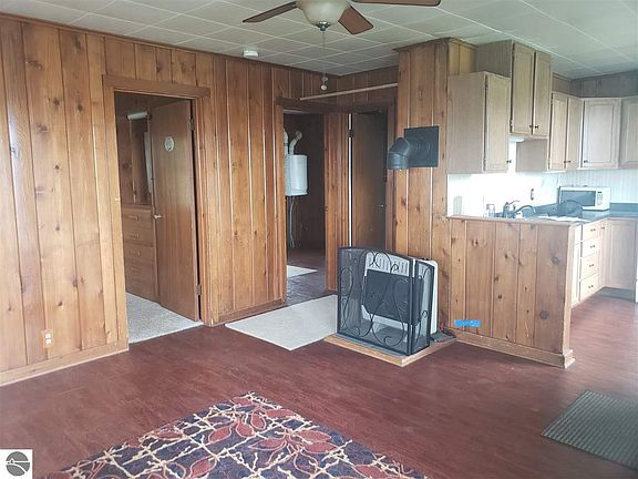 4th image of 1784 North Blvd