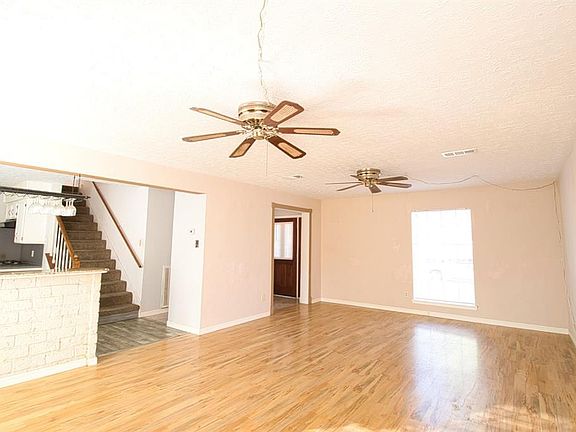 3rd image of 10918 Sagecanyon Dr