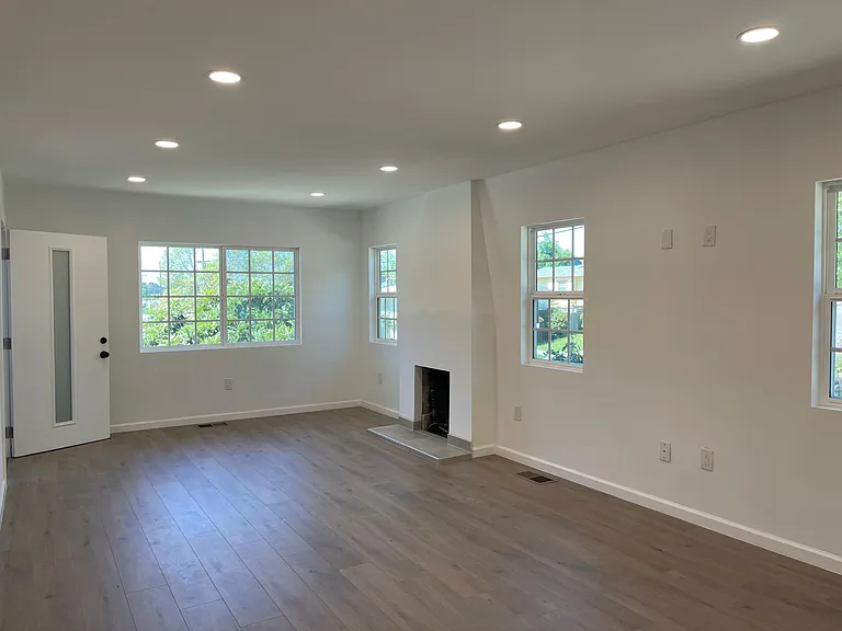 3102 Suter St — Photo 6