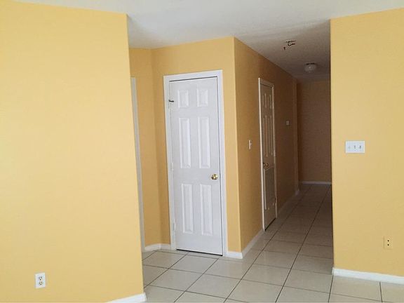 3rd image of 205 Dove St