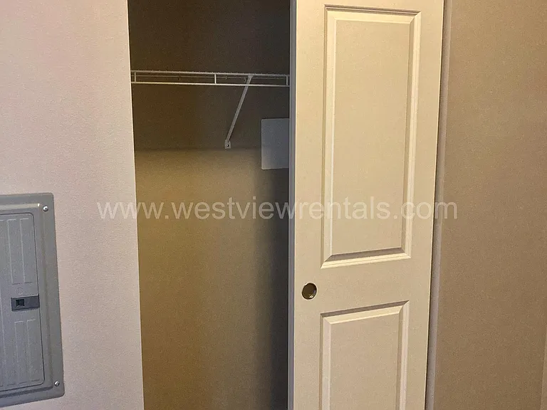 203 E Laurel St — Photo 269