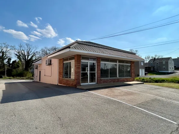 112 W Main St, Campbellsville, KY 42718