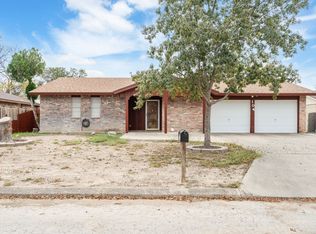 104 Paloma Dr, Del Rio, TX 78840