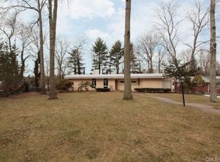 153 Curtis Ter, Fairfield, CT 06825