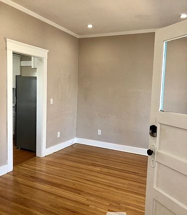5th image of 107 N Columbus Ave #109A