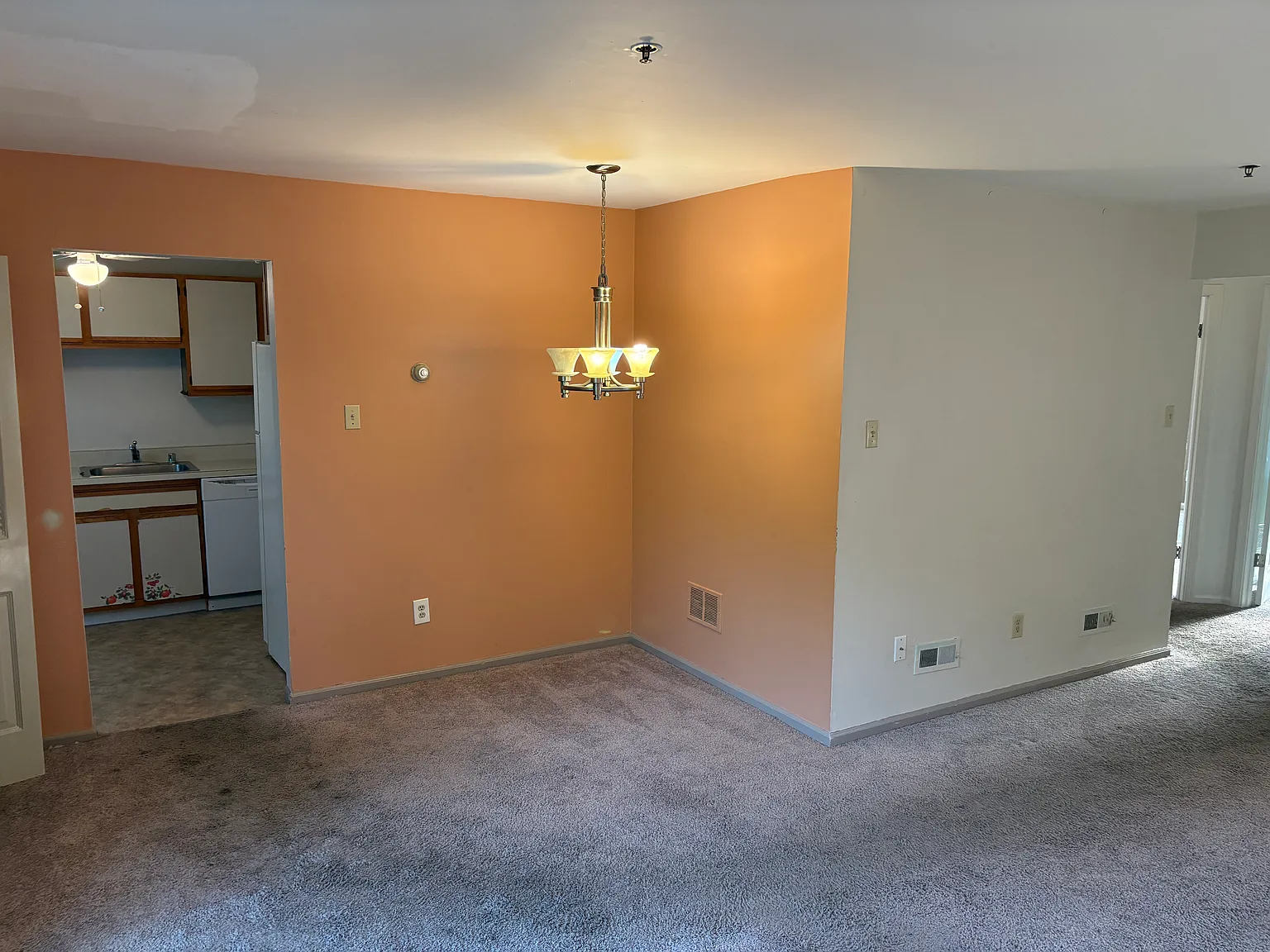 2 bed, $1,650 — Photo 2