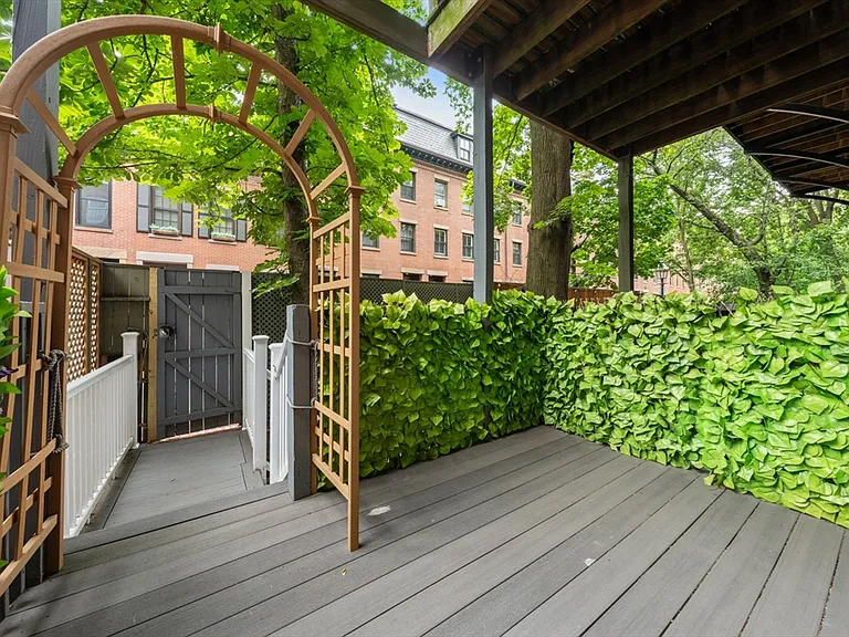 34 Lawrence St #2 — Photo 16