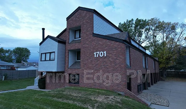 1701 Ridgehaven Ct #5 — Photo 3