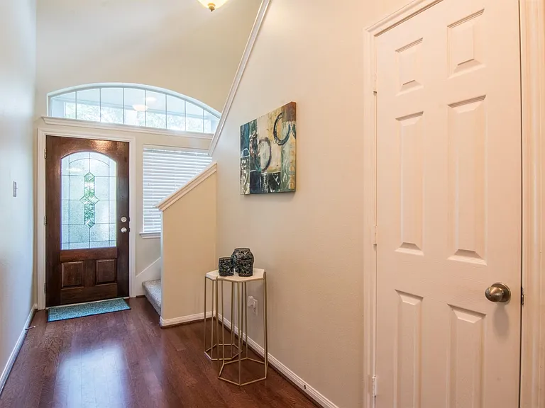 15 Aquiline Oaks Pl — Photo 7