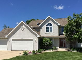 2818 E Pennwood Cir, Green Bay, WI 54301