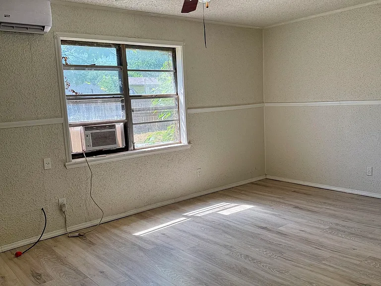 613 N J St — Photo 13