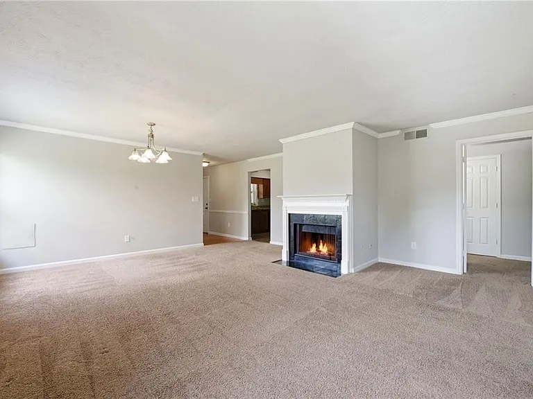 117 Brittany Ct — Photo 8