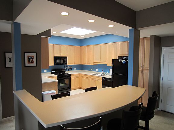 5th image of 390 Western Ave #707