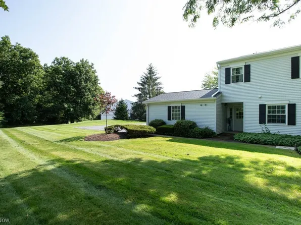 17662 Eastbrook Trl, Chagrin Falls, OH 44023