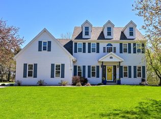 W262N2438 Deer Haven DRIVE, Pewaukee, WI 53072