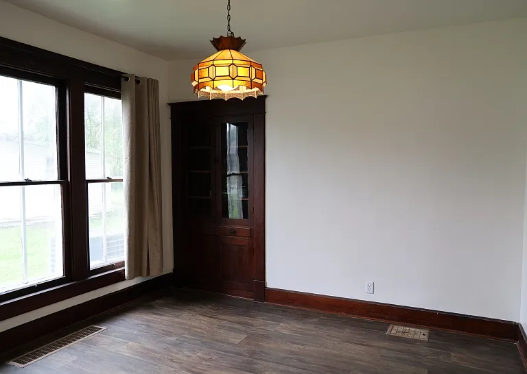 228 N Poplar St — Photo 2