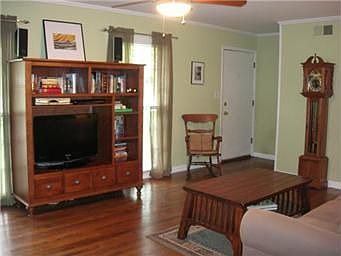 4th image of 8006 Nall Ave