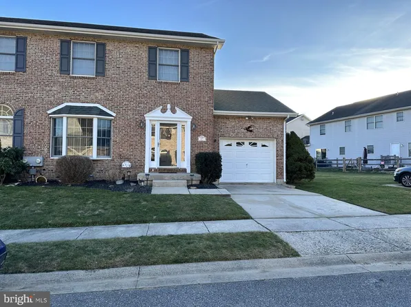 27 Dynasty Dr, Bear, DE 19701