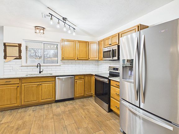 5th image of 5222 NW Ashby Ave