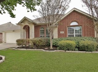 5732 Table Rock Dr, Fort Worth, TX 76131