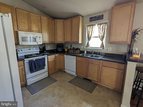 2nd image of 38 Westmoreland Dr