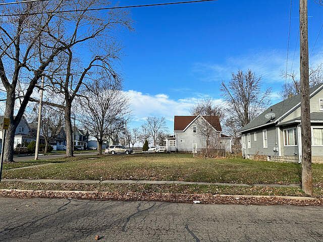 1st image of 145 Lathrop Ave